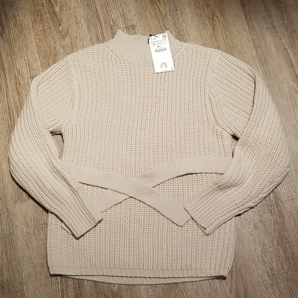 ZARA Belted sweater - Picture 4 of 7